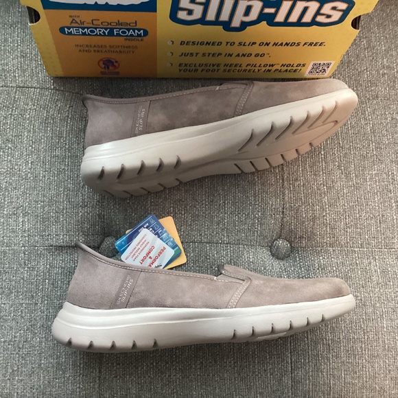 Skechers Women's Slip-Ins: On-the-GO Flex - Verona Slip-On Casual Walking Sneake - Picture 6 of 11